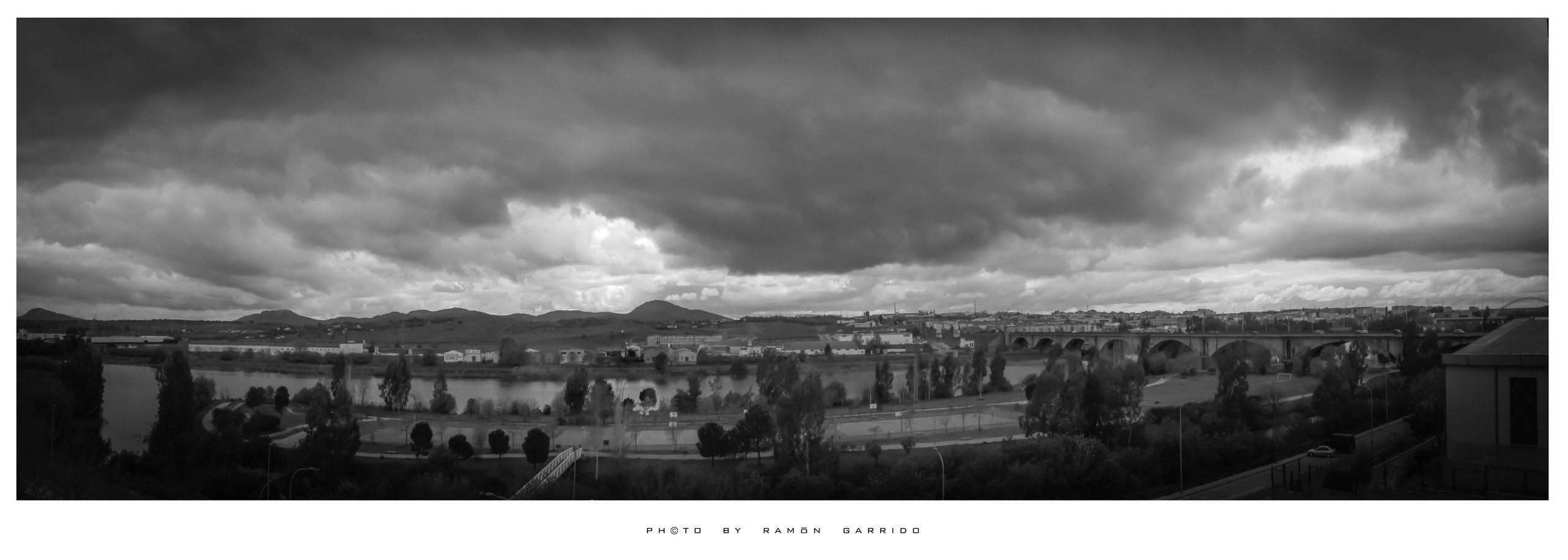 Mérida Panoramica Río Guadiana B%3aN
